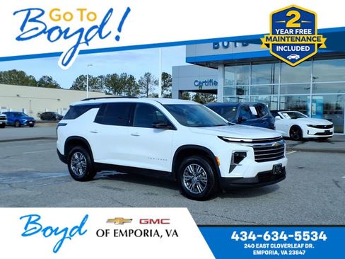 Used 2025 Chevrolet Traverse LT image 1