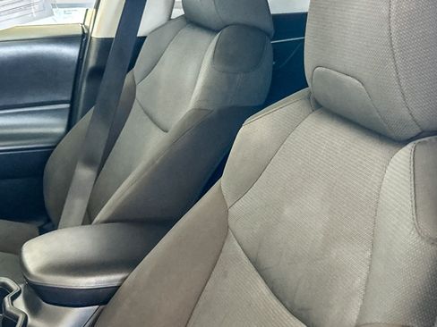Used 2025 Toyota RAV4 XLE w/ Convenience Package FWD image 23