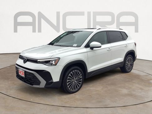 New 2026 Volkswagen Taos SE FWD image 4