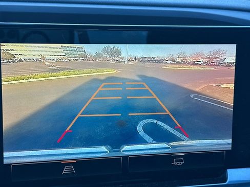 Used 2024 GMC Sierra 1500 Elevation image 27