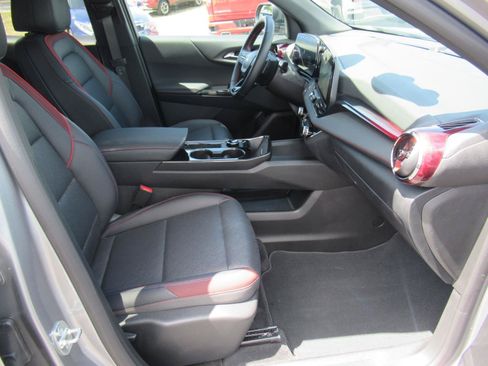 Certified 2025 Chevrolet Equinox RS FWD image 10
