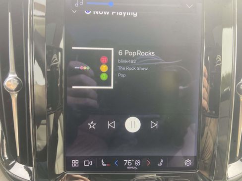 Certified 2023 Volvo XC60 B5 Plus w/ Protection Package Premier image 26