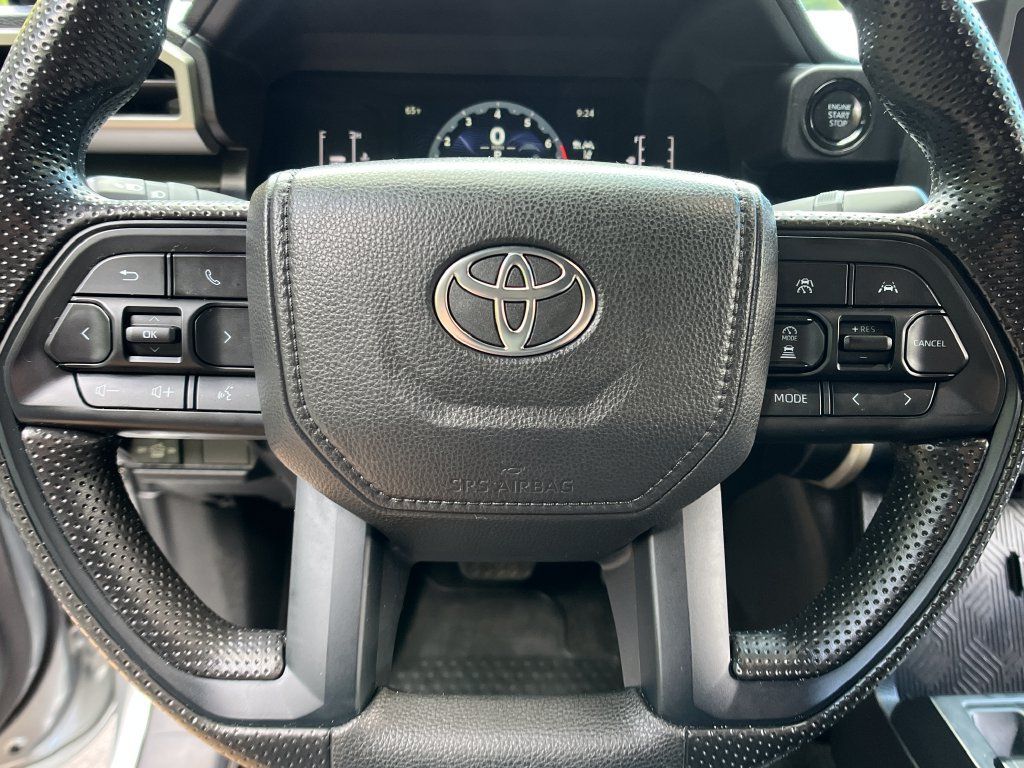 Certified 2024 Toyota Tacoma SR5 AWD/4WD image 15