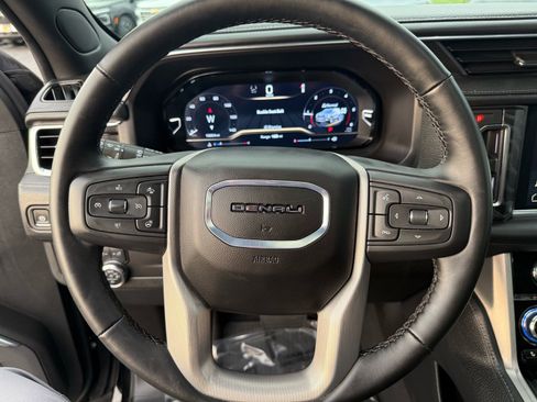 Used 2024 GMC Yukon Denali AWD/4WD image 21