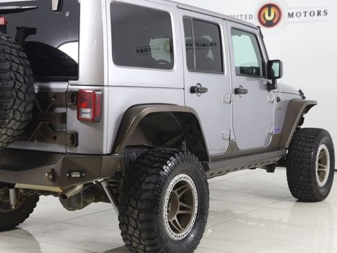 Used 2016 Jeep Wrangler Unlimited Sahara image 45