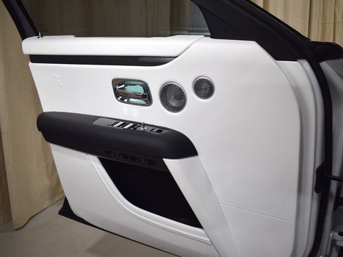 Certified 2022 Rolls-Royce Ghost Black Badge image 38