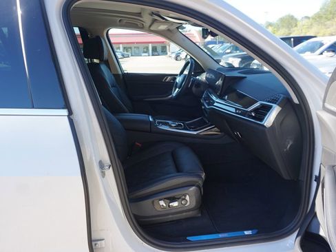 Used 2023 BMW X7 xDrive40i w/ Premium Package AWD/4WD image 18