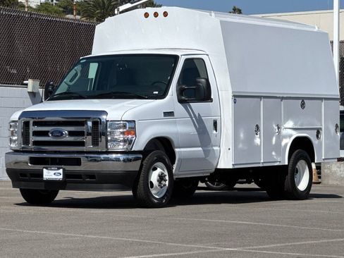 New 2025 Ford E-350 and Econoline 350 Super Duty w/ Power Equipment Group RWD image 7