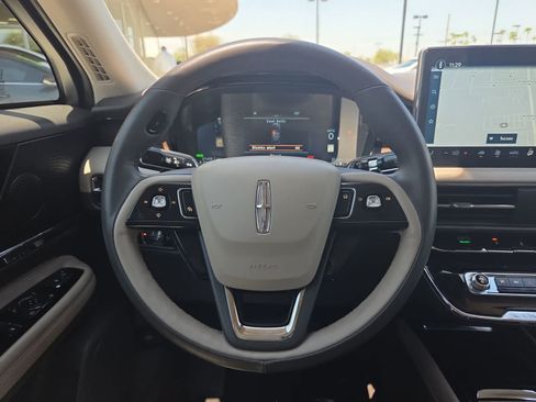 Used 2023 Lincoln Corsair Grand Touring AWD/4WD image 23