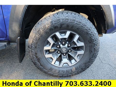 Used 2023 Toyota Tacoma TRD Off-Road image 29