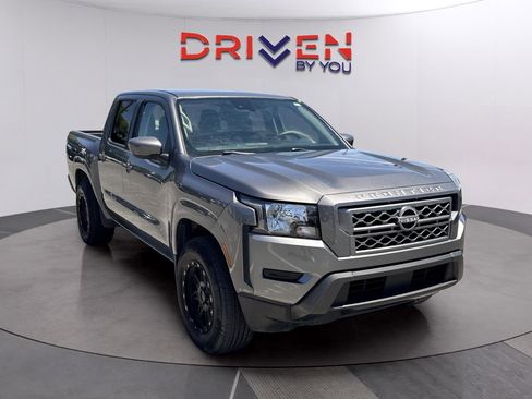 Used 2022 Nissan Frontier SV w/ Technology Package RWD image 7