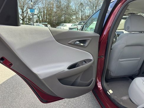 Used 2017 Chevrolet Malibu LT w/ Driver Confidence Package image 19