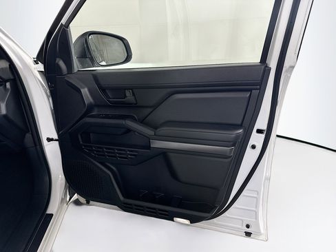 Used 2025 Toyota 4Runner SR5 image 32