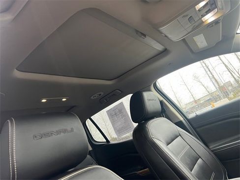 Used 2019 GMC Acadia Denali image 16