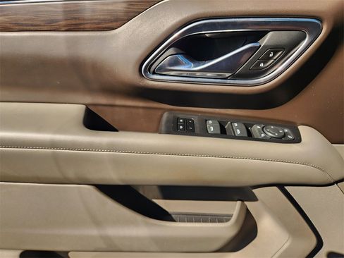 Used 2021 Chevrolet Tahoe Z71 w/ Z71 Signature Package image 24