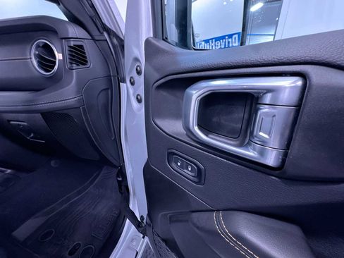 Used 2024 Jeep Wrangler Unlimited Sahara w/ Technology Group AWD/4WD image 39