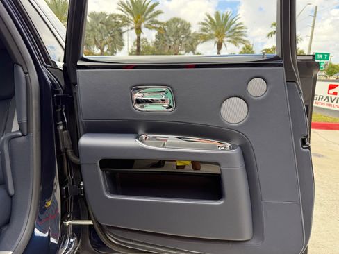 Used 2020 Rolls-Royce Ghost image 23