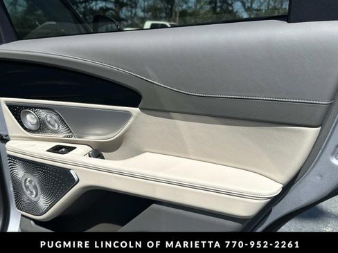 Used 2025 Lincoln Nautilus Reserve AWD/4WD image 34