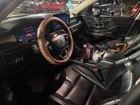 Used 2023 Lincoln Corsair AWD image 6