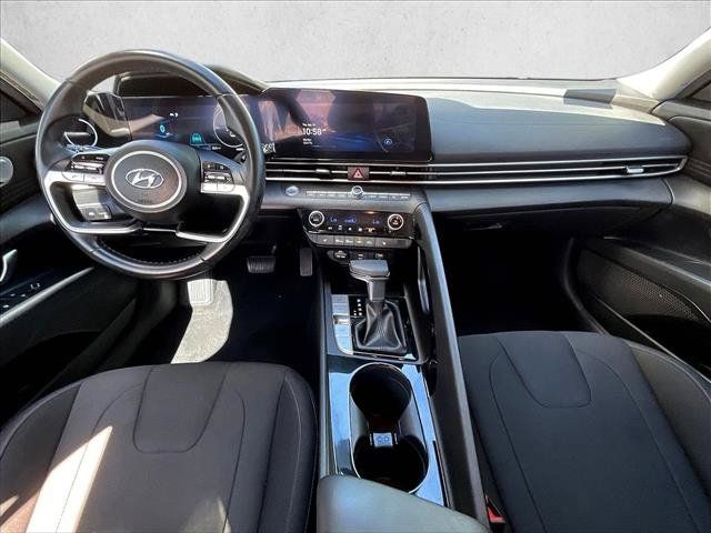 Used 2023 Hyundai Elantra SEL w/ Convenience Package FWD image 15