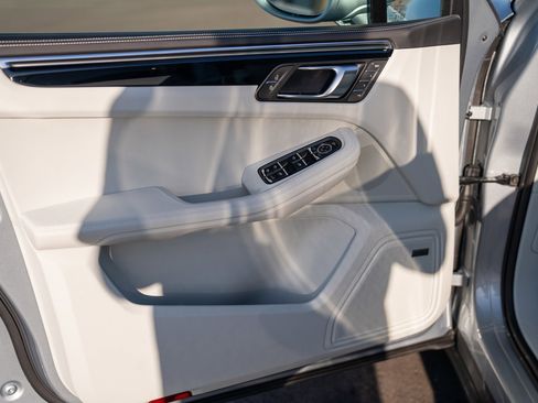 New 2026 Porsche Macan S AWD/4WD image 10