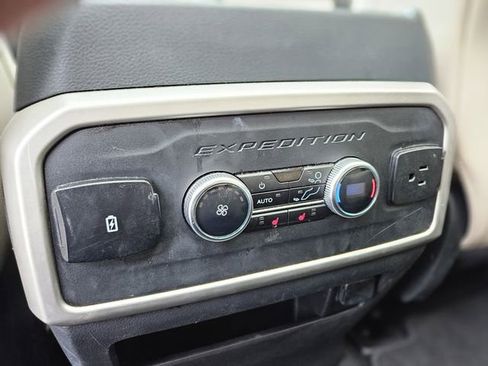 Used 2024 Ford Expedition Max Limited RWD image 30