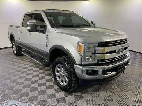 Used 2017 Ford F250 Lariat w/ Lariat Ultimate Package image 3