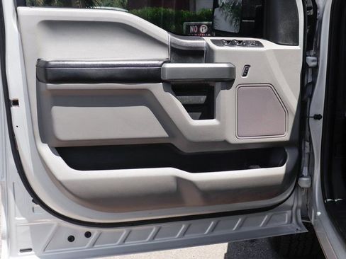 Used 2017 Ford F150 XLT image 14