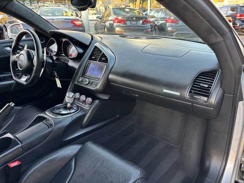 Used 2008 Audi R8 V8 image 19