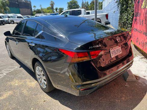 Used 2021 Nissan Altima 2.5 SV FWD image 6