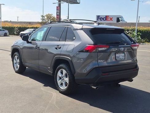 Used 2021 Toyota RAV4 XLE w/ Convenience Package AWD/4WD image 11