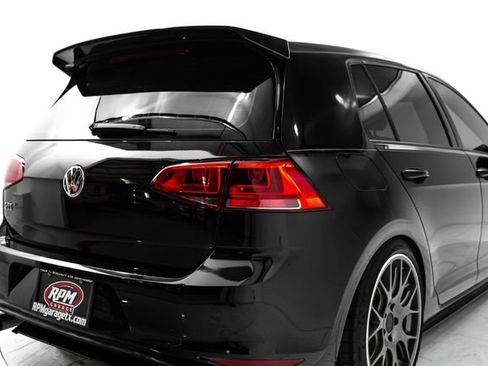 Used 2017 Volkswagen GTI SE image 10