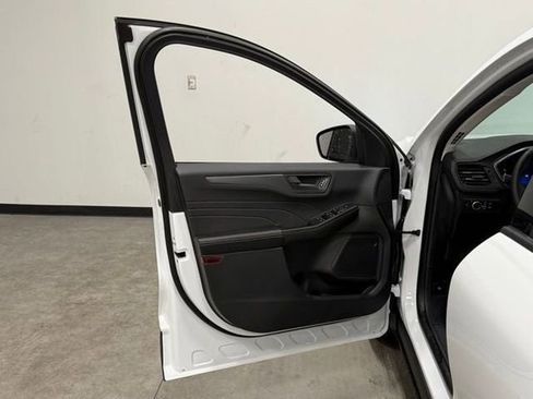 New 2026 Ford Escape Active w/ Tech Pack #1 FWD image 18