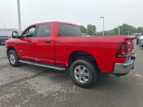 Used 2026 RAM 2500 Big Horn AWD/4WD image 4