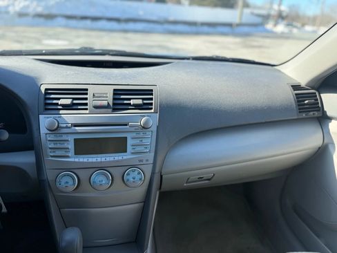 Used 2009 Toyota Camry LE image 23