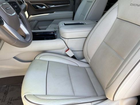 Used 2022 GMC Yukon Denali AWD/4WD image 15