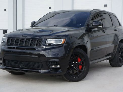Used 2020 Jeep Grand Cherokee SRT image 6