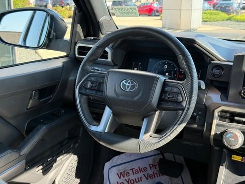 Used 2025 Toyota Tacoma SR5 AWD/4WD image 14