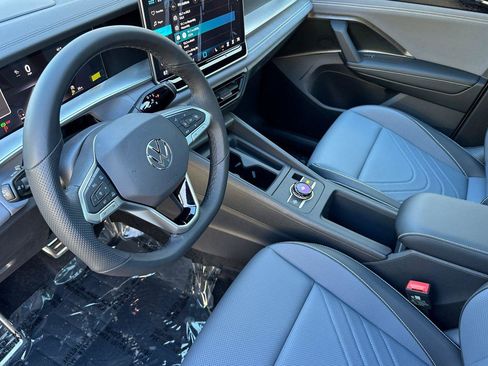 New 2026 Volkswagen Tiguan SE R-Line image 9