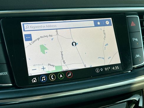 Used 2022 Buick Enclave Premium w/ Surround and Sites Package image 18