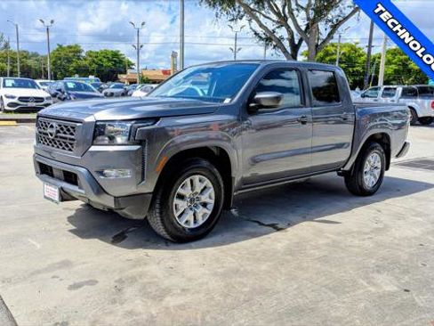 Used 2022 Nissan Frontier SV RWD image 2