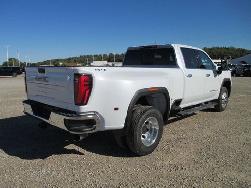 New 2026 GMC Sierra 3500 SLT w/ SLT Premium Package AWD/4WD image 3