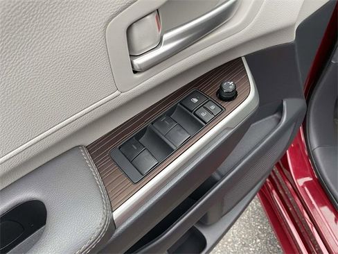 Certified 2023 Toyota Sienna XLE image 19