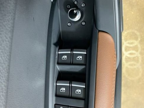 Used 2023 Audi Q5 2.0T Prestige w/ Prestige Package image 17