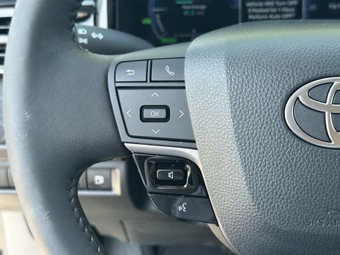 Used 2026 Toyota Camry XLE FWD image 13