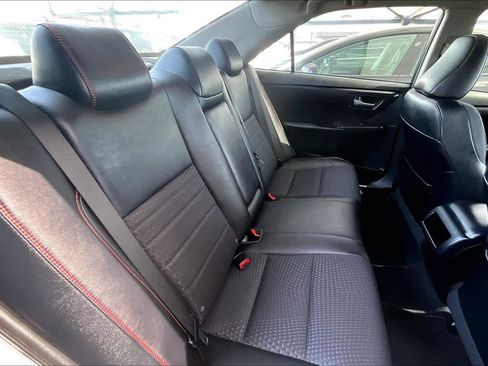 Used 2015 Toyota Camry SE w/ Moonroof Package image 20