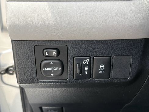 Used 2013 Toyota RAV4 XLE FWD image 12