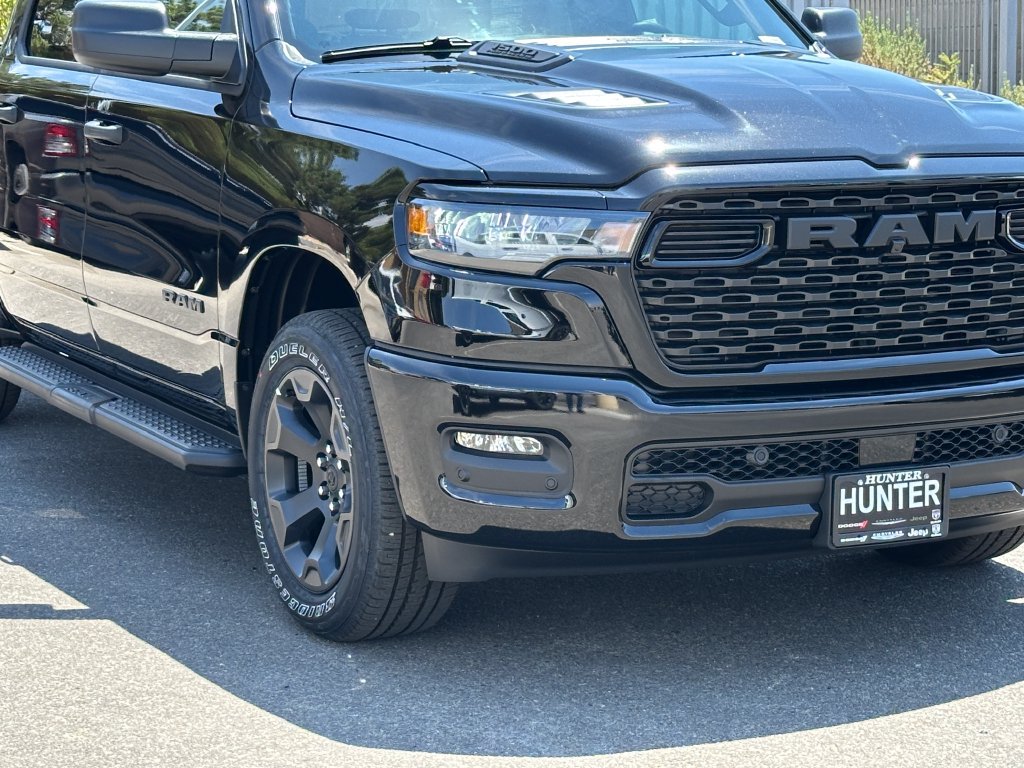 New 2026 RAM 1500 Express AWD/4WD image 11