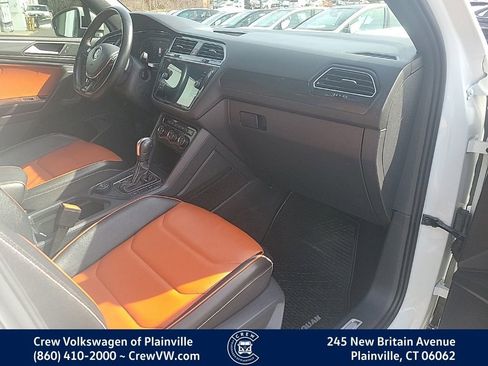 Certified 2021 Volkswagen Tiguan SEL Premium R-Line image 44