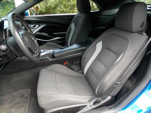 Used 2018 Chevrolet Camaro SS RWD image 7